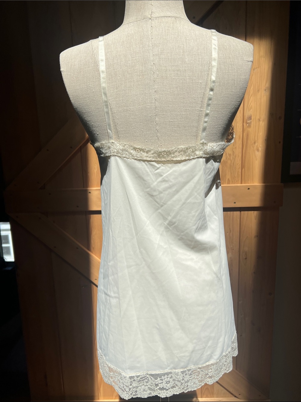 EUC Vintage slip with adjustable straps size Small - Picture 4 of 6